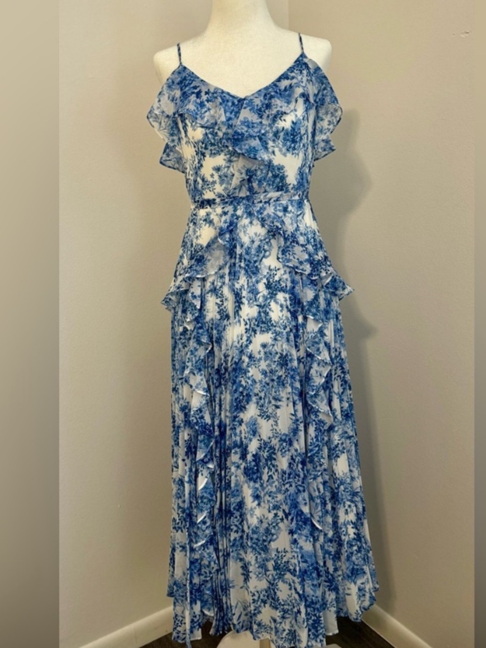 Monique Lhuillier Blue and White Floral Ruffle Midi Dress - Picture 5 of 7